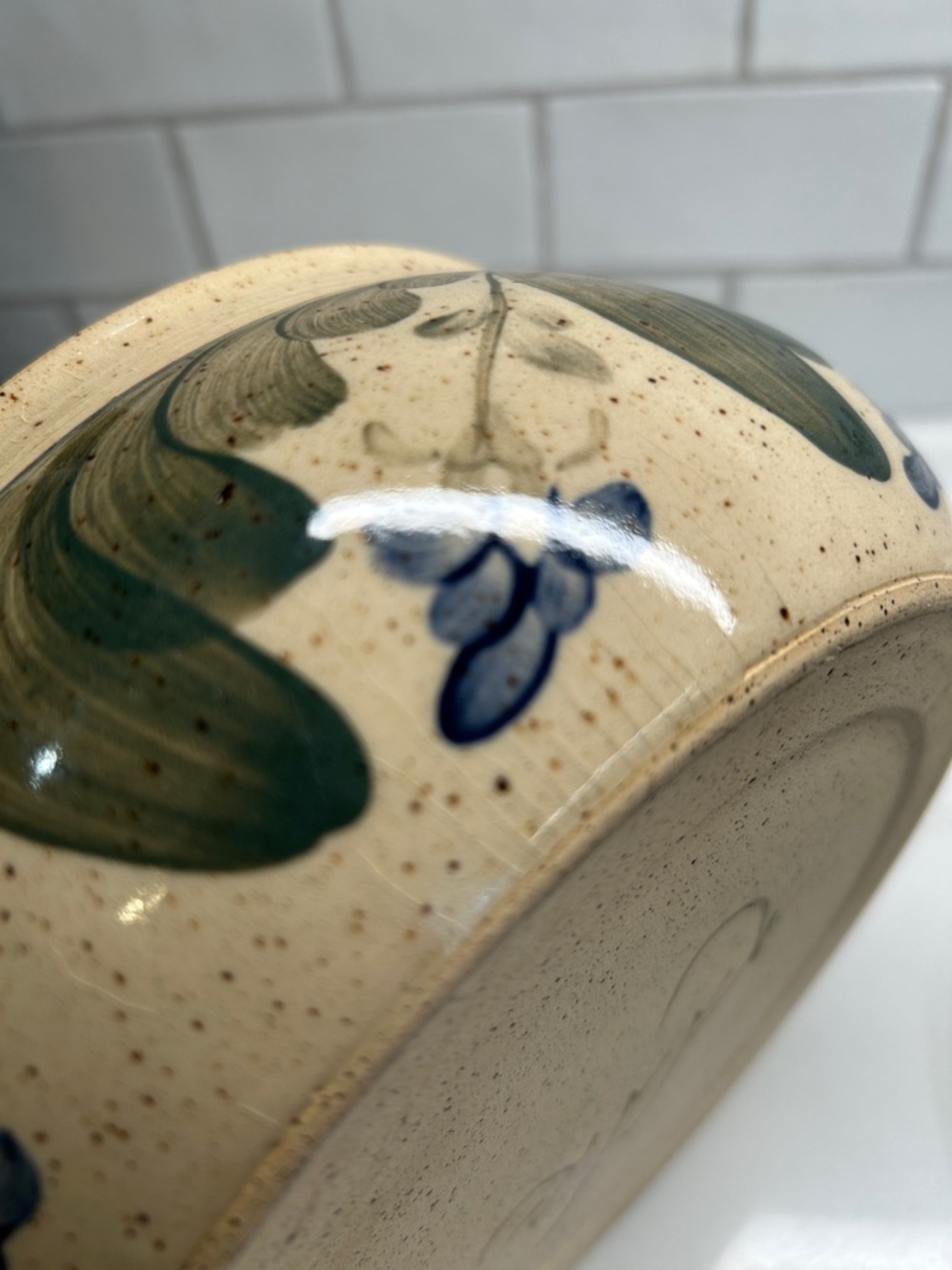 Vintage Pottery Hand-Painted Ceramic Covered Casserole in Green and Cream - Picture 9 of 13